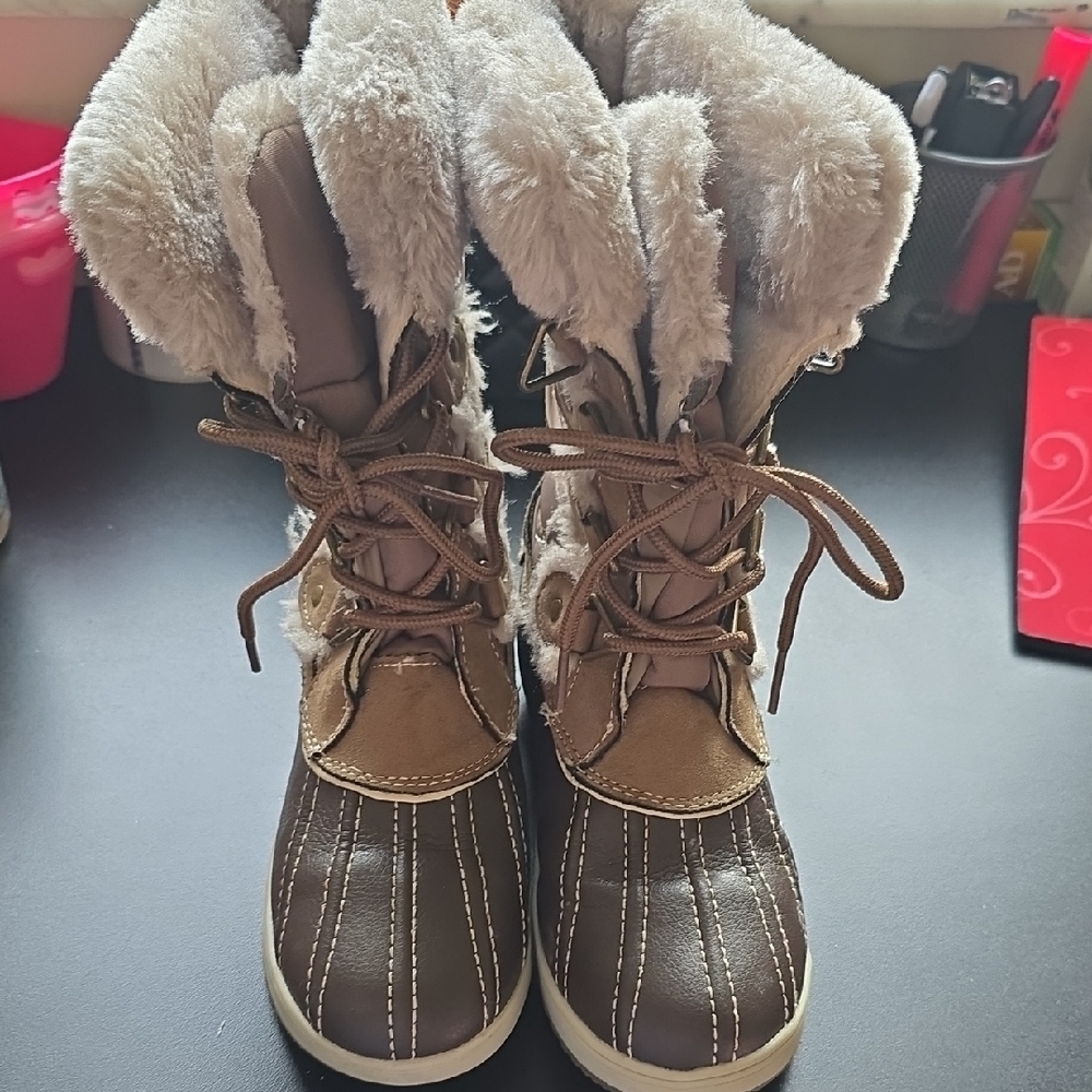 Khombu Brown and Tan Kids Boots Size 2
